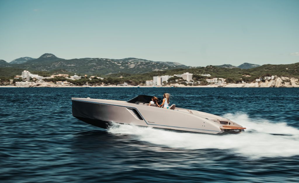 Asmira Marine, TYBA Yacht Charter Show’da Amelia ile; Superyacht Show Türkiye’de ise Frauscher Test Sürüşü ile Denizde Yerini Aldı!