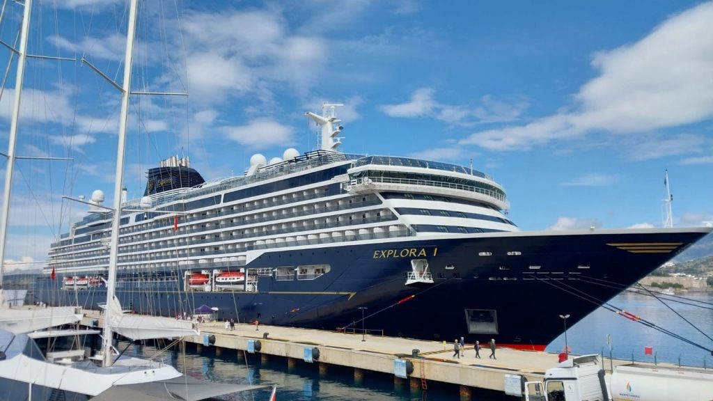 Explora I Yolcu Gemisi 590 Turistle Bodrum Limanı’na Demir Attı