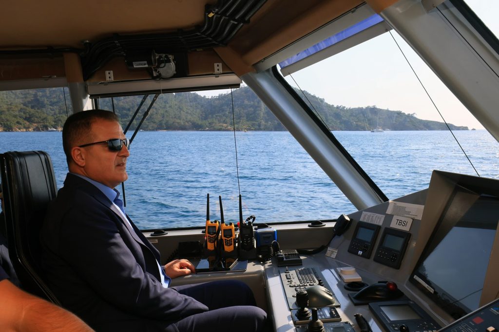 Muğla Valisi Akbıyık, Fethiye ve Göcek koylarında denetimde bulundu