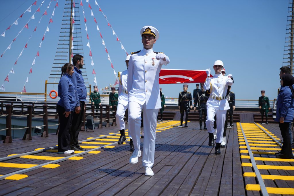 19 Mayıs Bayrak Devir Teslim Töreni