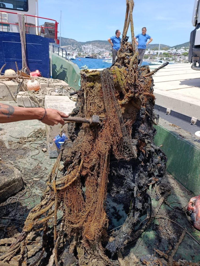 Bodrum’dan 30 ton atık daha çıkarıldı