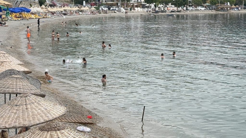 Bodrum’da Yaz Erken Geldi: Vatandaşlar Sahillere Akın Etti