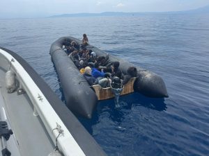 Denizde ve Karada Eş Zamanlı Operasyon: Sahil Güvenlik Kaçakçılara Geçit Vermedi