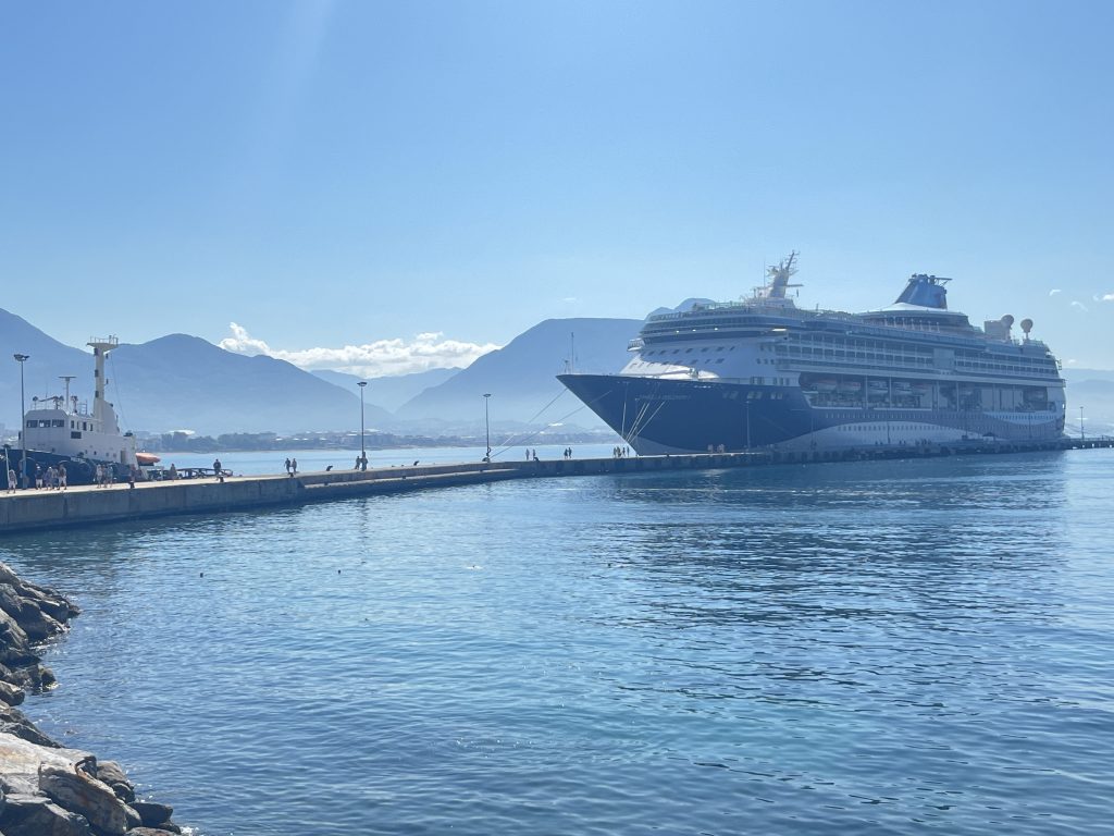 Bahama Bandıralı Marella Discovery 2 Kruvaziyeri Alanya Limanı’na Demir Attı