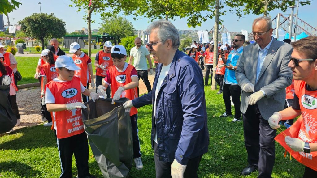 Marmara Denizi’nde Kıyı Temizliği Etkinliği: “Ekosistem Restorasyonu” Temasıyla Bandırma’da Gerçekleştirildi