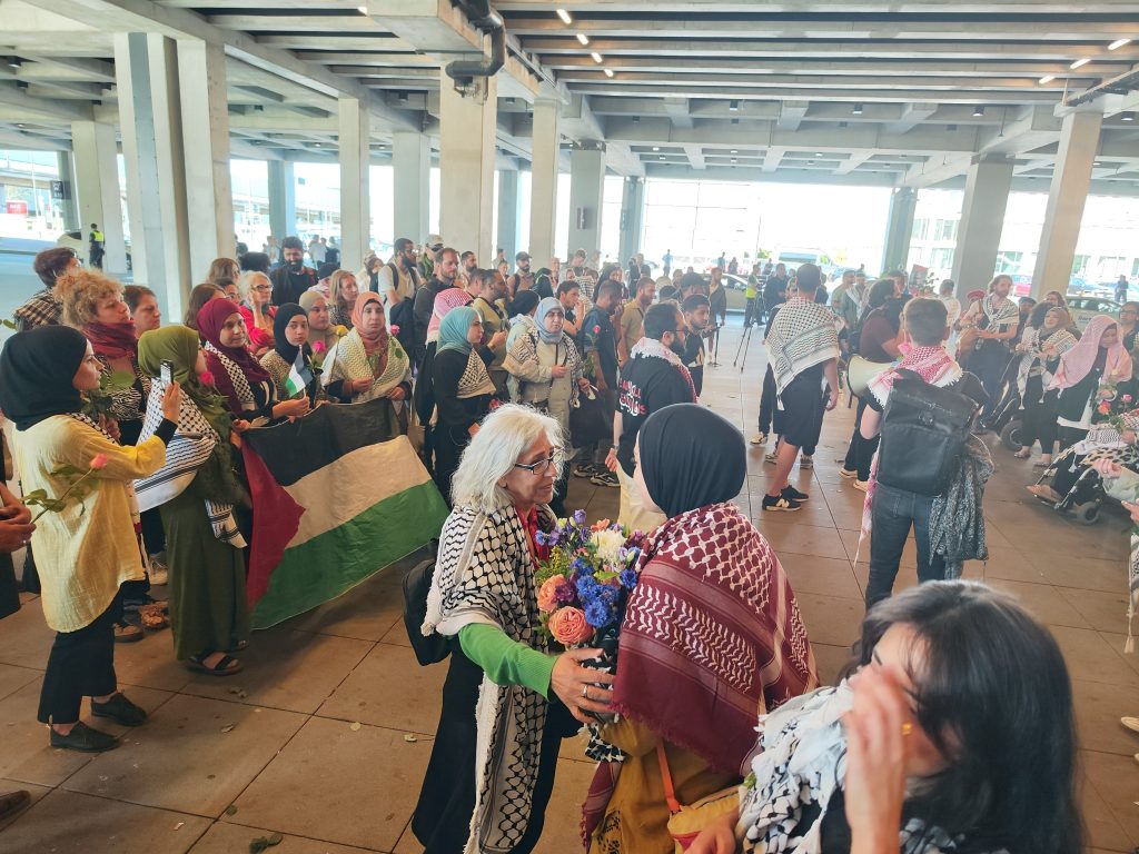 Madleen Gemisindeki Türk Aktivistler Almanya’ya Döndü: “Ablukayı Kırmaya Devam Edeceğiz”