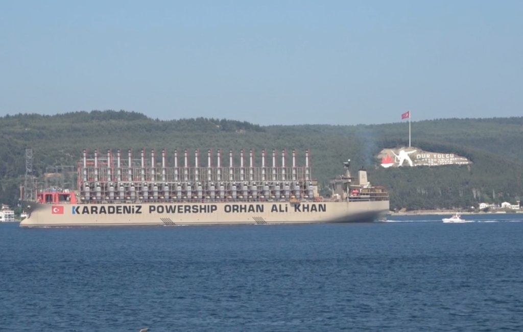 Dünyanın En Büyük Enerji Gemilerinden Biri Çanakkale Boğazı’ndan Geçti