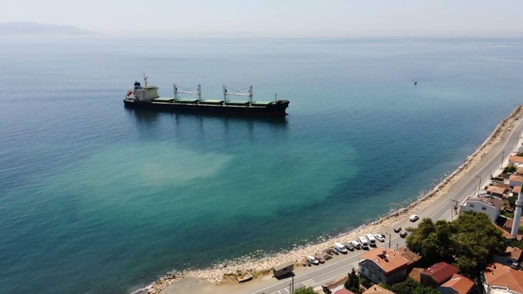 Karaya Oturan Bahama Bandıralı “Angy R” Dört Günlük Kurtarma Operasyonuyla Yeniden Yüzdürüldü