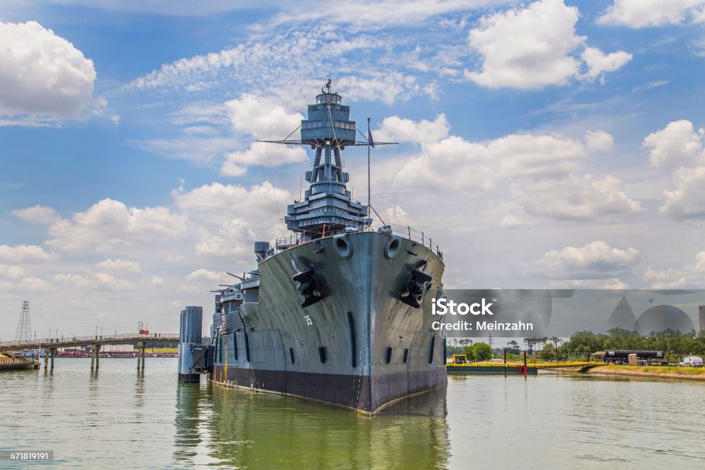 Kuzey Kore’nin Yan Yatan Savaş Gemisi 10 Günlük Onarımla Denize Döndü