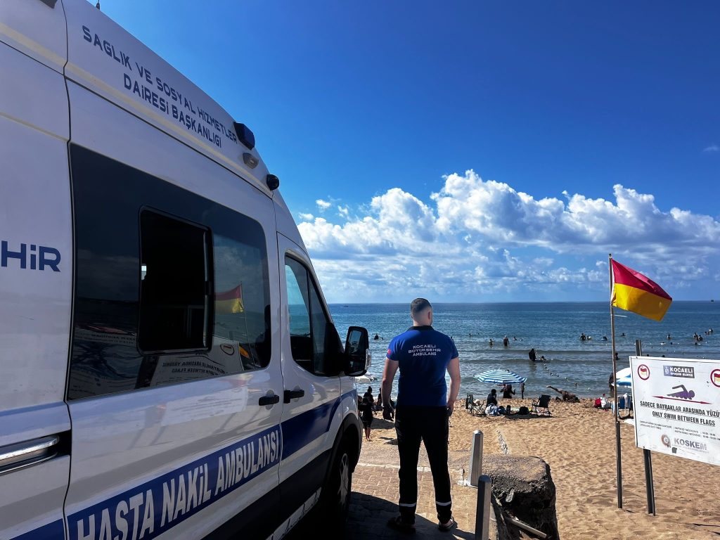 Kocaeli Sahillerinde 7/24 Ambulans Hizmeti: Yaz Sezonunda Mavi Bayraklı Plajlara Güvenli Tatil