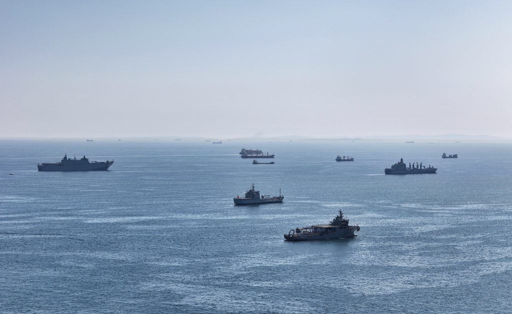 IDEF 2025 Öncesi Gövde Gösterisi: AKINCI TİHA ve TCG Anadolu İstanbul Semalarında