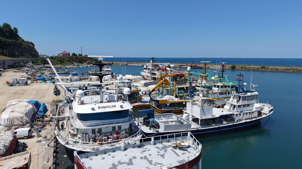 Karadeniz’de Yeni Sezon Öncesi Hummalı Mesai: Teknelerde Boya ve Bakım Tam Gaz