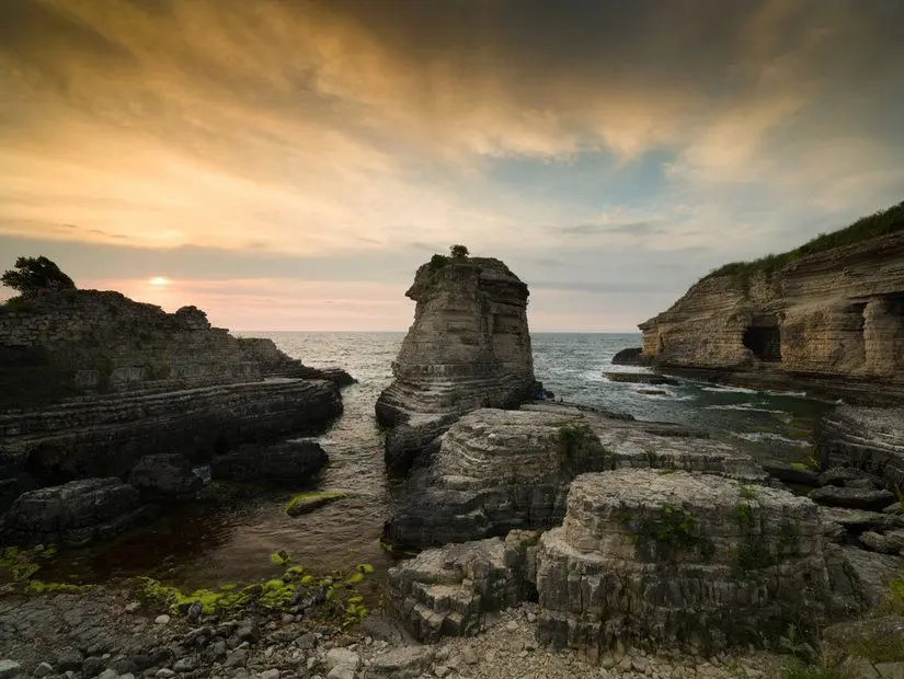 Kocaeli’nin Karadeniz Kıyısında Yaz Coşkusu: Kumcağız Plajı, Kerpe Kartal Kayalar ve Sardala Koyu Tatilcilerin Gözdesi Oldu
