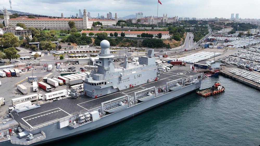 Katar Donanmasının Yeni Amfibi Devi İstanbul’da