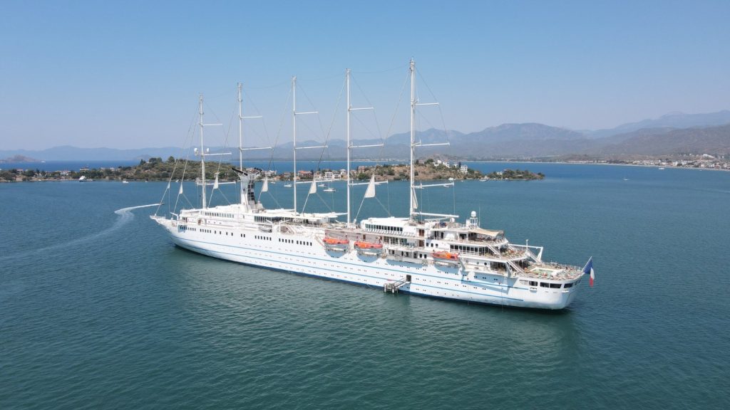 Dünyanın En Büyük Yelkenli Yolcu Gemilerinden Club Med 2 Fethiye’ye Geldi