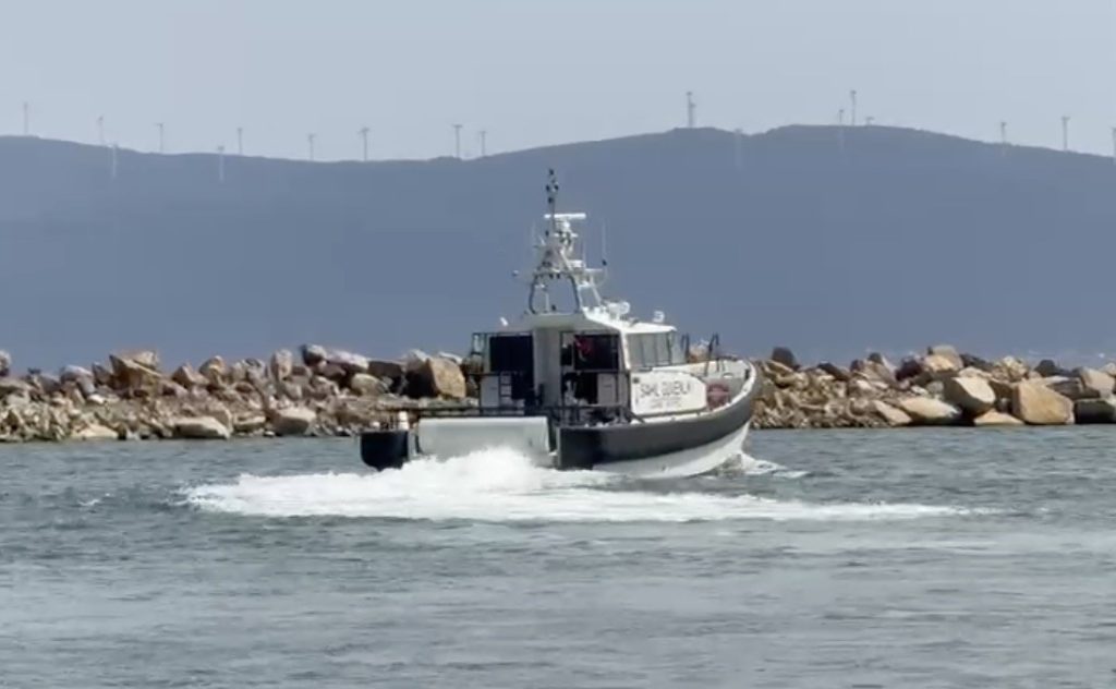 68 metre derinlikte tespit edilen naaşın çıkarılması, deniz ve hava şartlarına bağlı olarak titizlikle yürütülüyor.