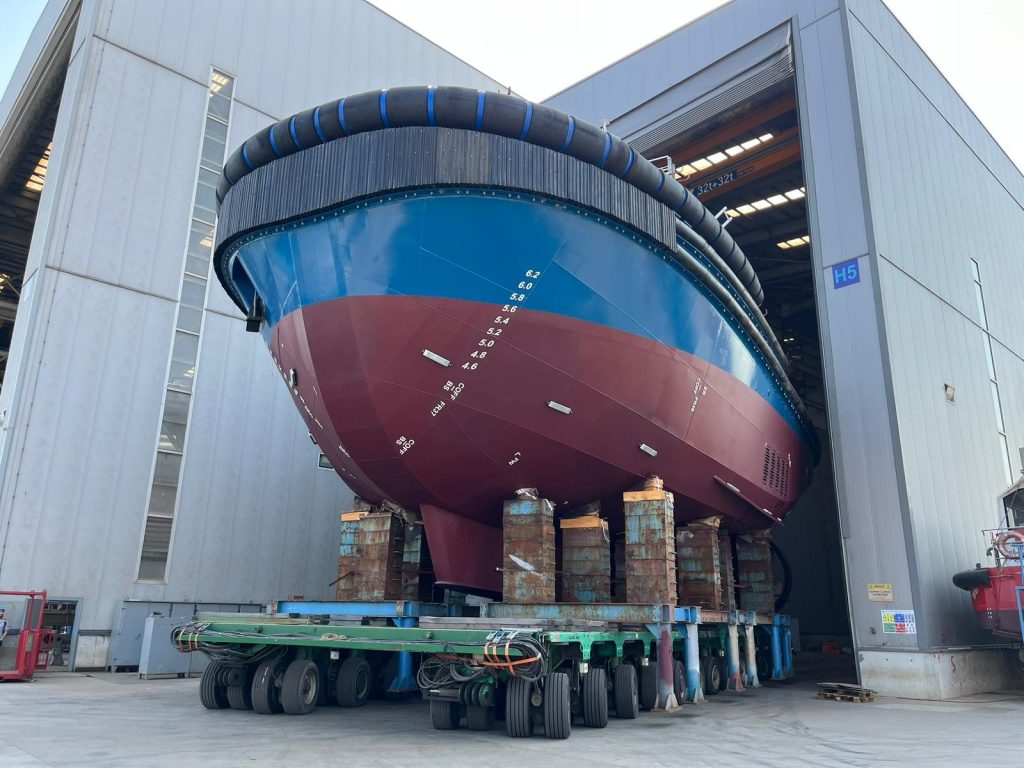 Sanmar, çevre dostu BOĞAÇAY LXXIX römorkörünü Ultratug için suya indirdi.