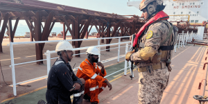 Basra Limanı’nda Dev Petrol Tankeri Kaçakçılık Operasyonunda Yakalandı