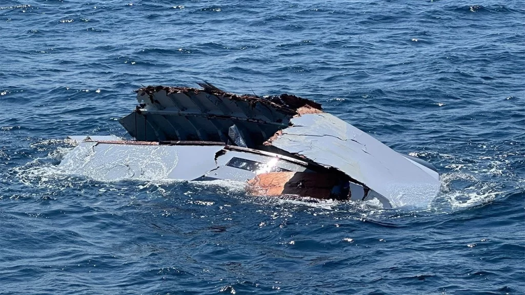 Kayıp iş insanı Halit Yukay’ın parçalanmış teknesi deniz yüzeyinde