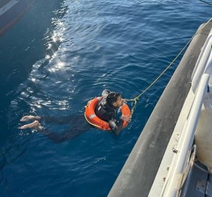 Kuşadası’nda Yunanistan’a Yüzerek Geçmeye Çalışan Göçmen Kurtarıldı
