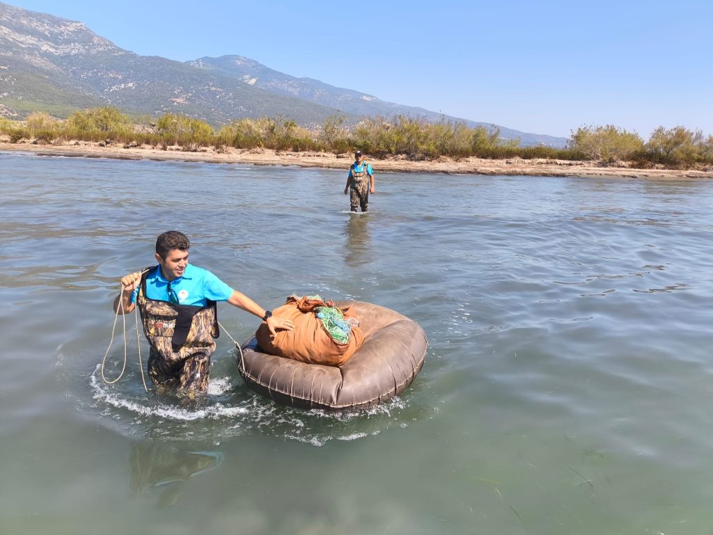 Söke’de Yasak Sürütme Ağları Ele Geçirildi