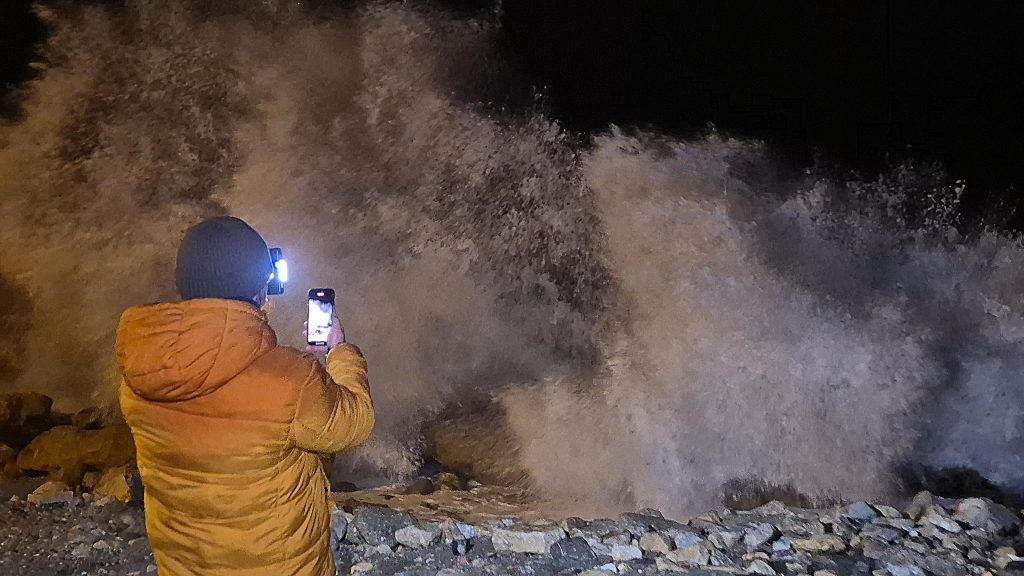 Bartın’da Karadeniz Coştu: Dalgalar 8 Metreye Ulaştı