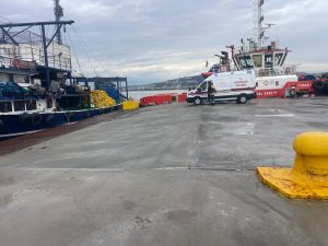 Çanakkale Boğazı’nda Balıkçılardan Kahraman Kurtarış: Denizde Çırpınan Azerbaycanlı Genç Kurtarıldı