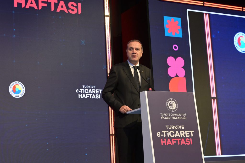 TOBB Başkan Yardımcısı ve İMEAK DTO Başkanı Tamer Kıran, Türkiye E-Ticaret Haftası’nda Konuştu