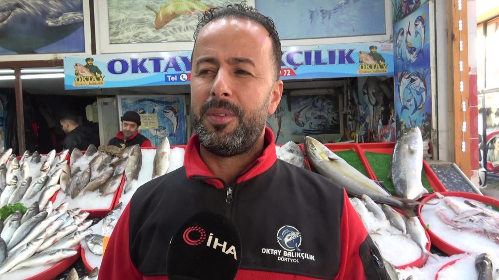 Hatay’da 115 Kiloluk Dev Kılıç Balığı 2,5 Saatlik Mücadeleyle Tekneye Alındı