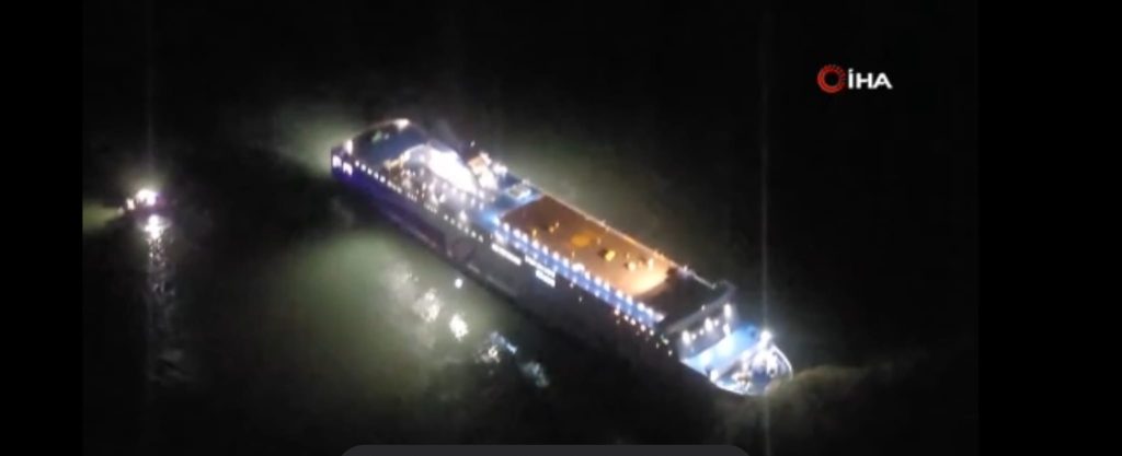 Güney Kore’de karaya oturan feribotun 267 yolcusu kurtarıldı