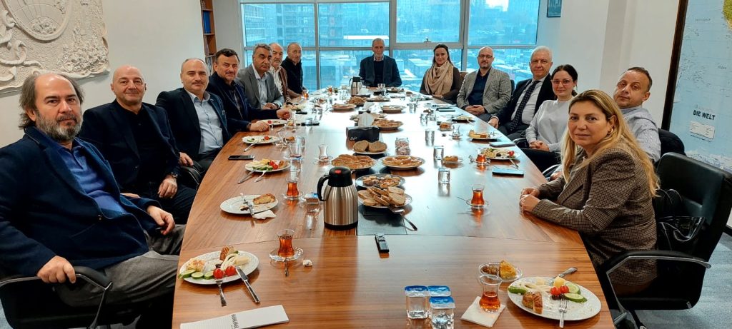 KOSDER’den Onursal Başkan Salih Zeki Çakır’a Anlamlı Ziyaret