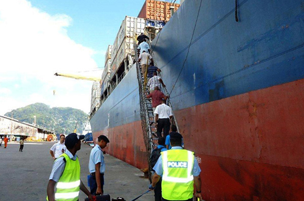 Gemide 10 ton kokain yakalandı: Türkiye’de 6 ilde eş zamanlı operasyon