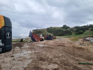 Sit Alanı Demircili Sahili’nde Çevre Skandalı: Hurda Gemi Denizde Parçalandı