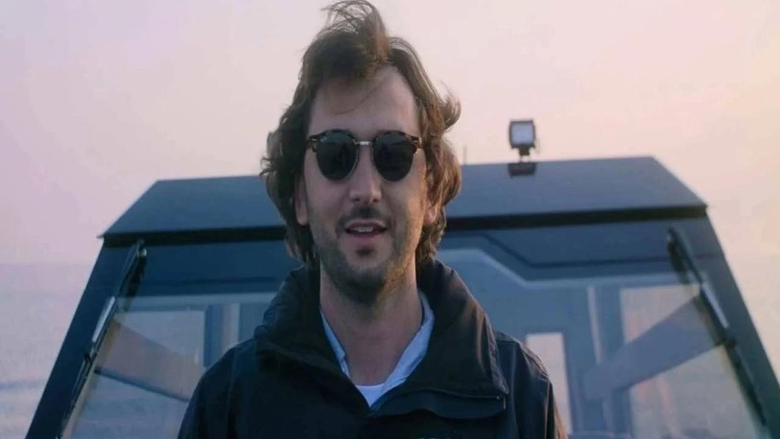 İŞ İNSANI HALİT YUKAY'IN ÖLÜMÜNE İLİŞKİN DAVADA, KIVANÇ TATLITUĞ TANIK OLARAK DİNLENECEK (İHA/BALIKESİR-İHA)

Balıkesir'in Erdek ilçesi açıklarında parçalanmış halde bulunan teknesiyle kaybolduktan günler sonra cansız bedenine ulaşılan iş adamı Halit Yukay'ın (43) ölümüne ilişkin davada yeni gelişme yaşandı. 10 sanığın yargılandığı davada mahkeme, Yukay ile son telefonda konuşan isim olan oyuncu Kıvanç Tatlıtuğ'un tanık olarak dinlenmesine karar verdi.