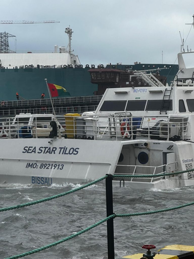 Sea Star Tilos adlı yabancı geminin yakından çekim görüntüsü.