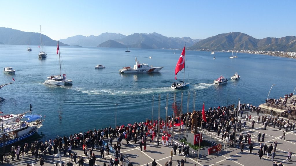 Atatürk’ün Marmaris’e Gelişinin 91. Yılında Nefes Kesen Gösteri!