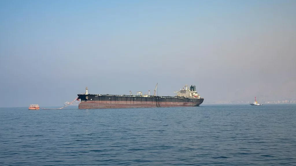 Hürmüz Boğazı Kapanırsa Dünya Ne Olur? İran–ABD Gerilimi Küresel Enerji Sistemini Sarsabilir