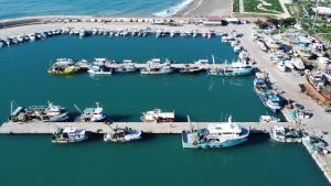 Mersin’de Balıkçılar Fırtına Nedeniyle Denize Açılamıyor