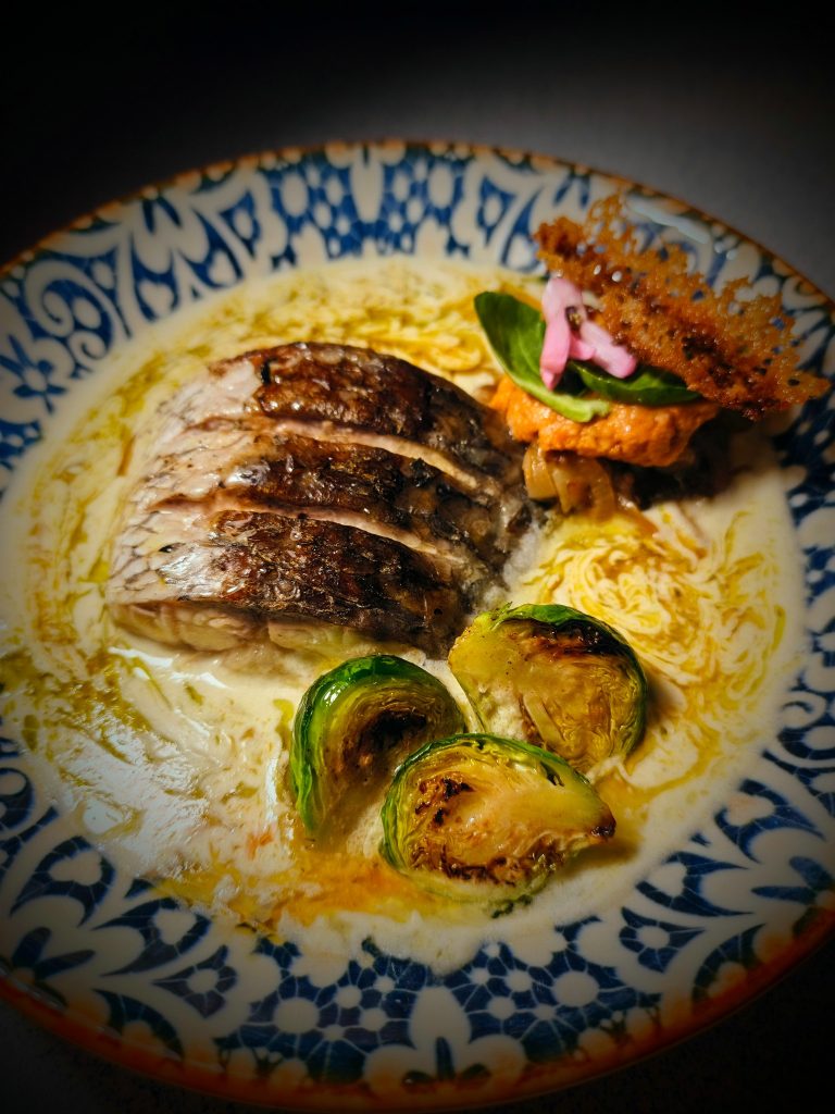 Buharda levrek fine dining yat mutfağı sunumu