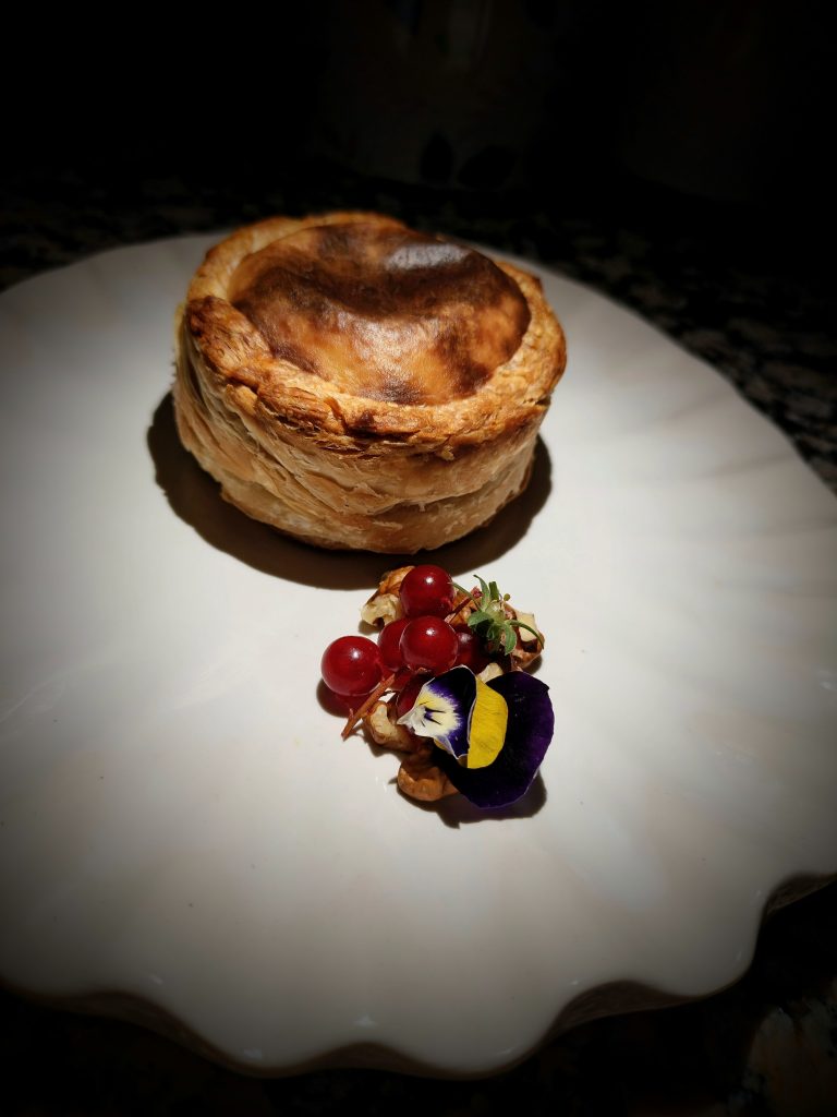 Çıtır sütlaç tatlı sunumu