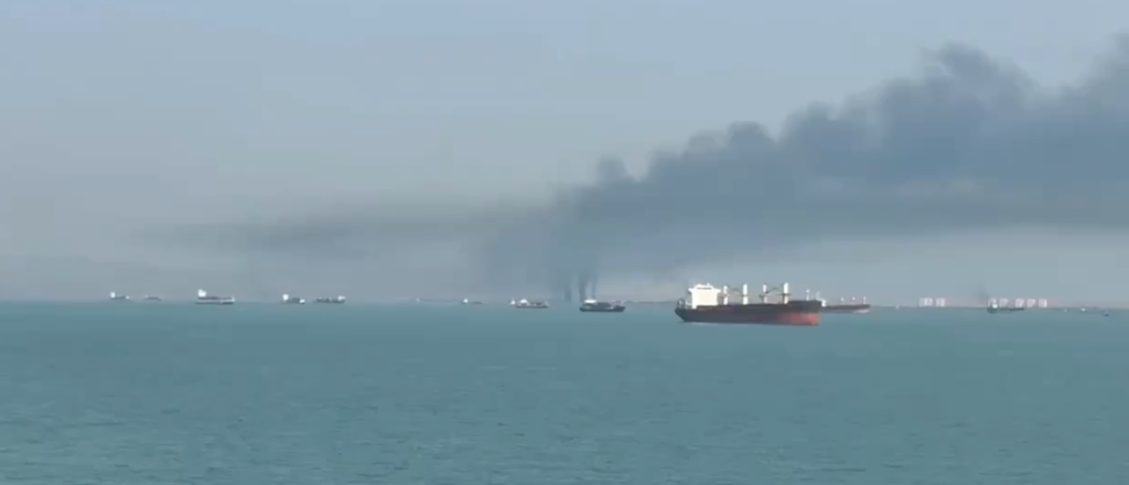 BAE’nin 144 Kilometre Kuzeyinde Tanker Saldırısı, Bilinmeyen Cisimle Vuruldu
