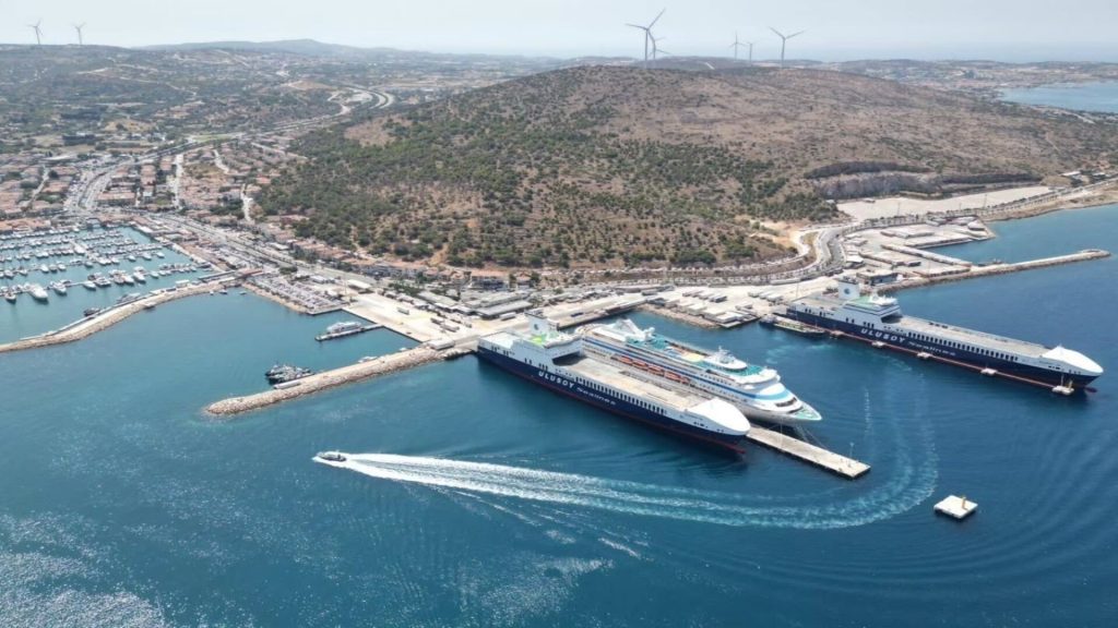 Çeşme’de Kruvaziyer Turizmi Toplantısı: 2026 Hedefi 35 Bin Yolcu
