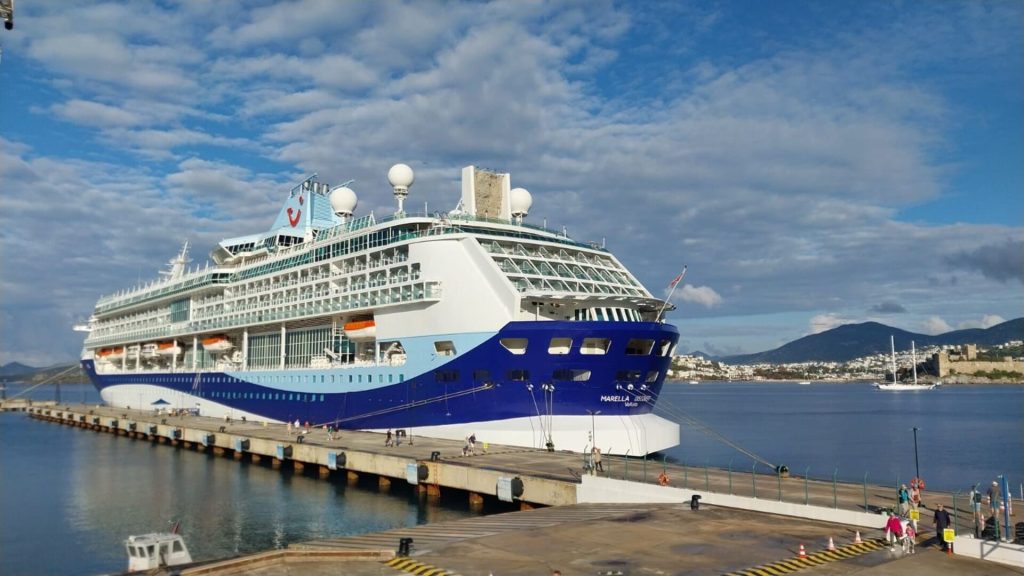 Dev Yolcu Gemisi ‘Marella Discovery’ 1917 Turistle Bodrum’da