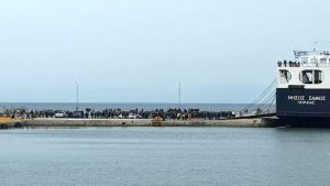 Midilli Limanı’nda Çiftçi Eylemi: Ayvalık-Midilli Feribot Seferleri Durduruldu