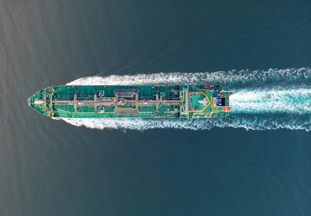 Frontline tanker operasyonlarında kullanılan modern VLCC gemisi