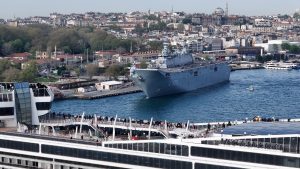 Sarayburnu’nda Ziyarete Açılan TCG Anadolu’ya Turistlerden Yoğun İlgi