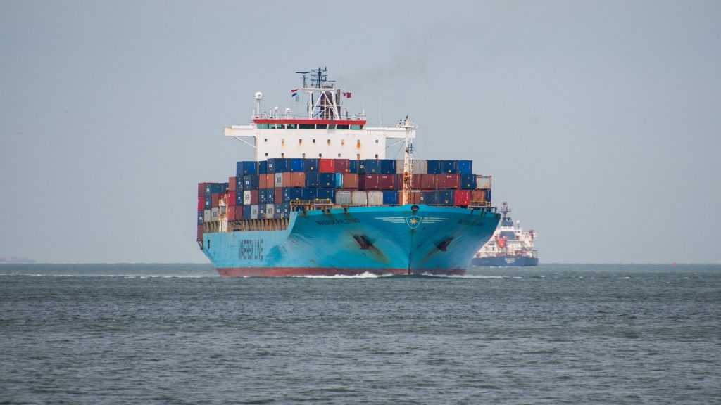 Maersk Ait Bir Gemi ABD Donanması Eşliğinde Hürmüz’den Geçti