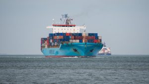 Maersk Ait Bir Gemi ABD Donanması Eşliğinde Hürmüz’den Geçti
