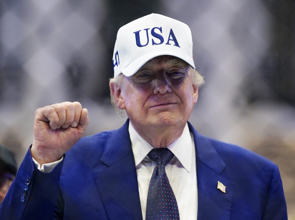 Körfez’de Trafik Yeniden Başladı: Trump, Hürmüz’den İlk Gemi Geçişlerini Duyurdu