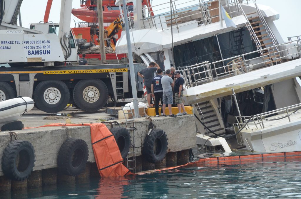 Sinop Limanı’nda Batan Lüks Yatı Kurtarma Operasyonunda Sona Gelindi